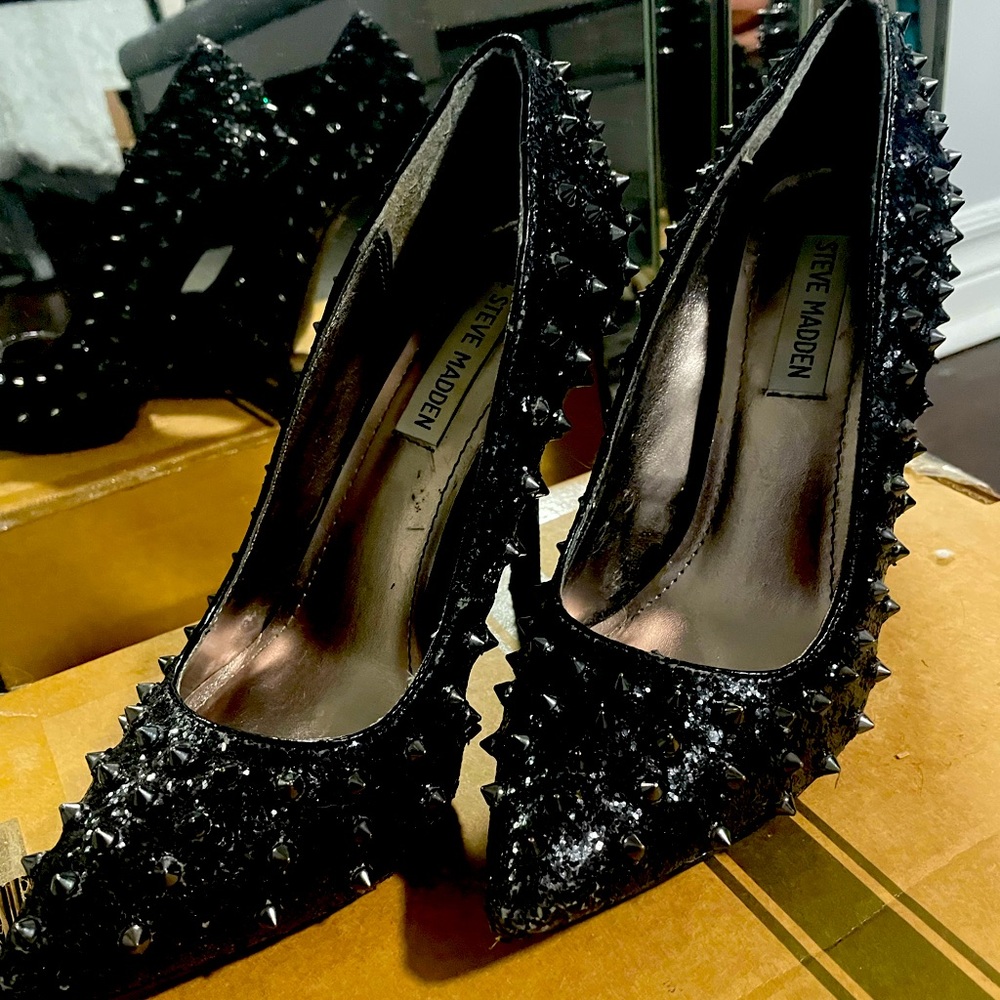 Steve Madden spiked stiletto heels size 6.5